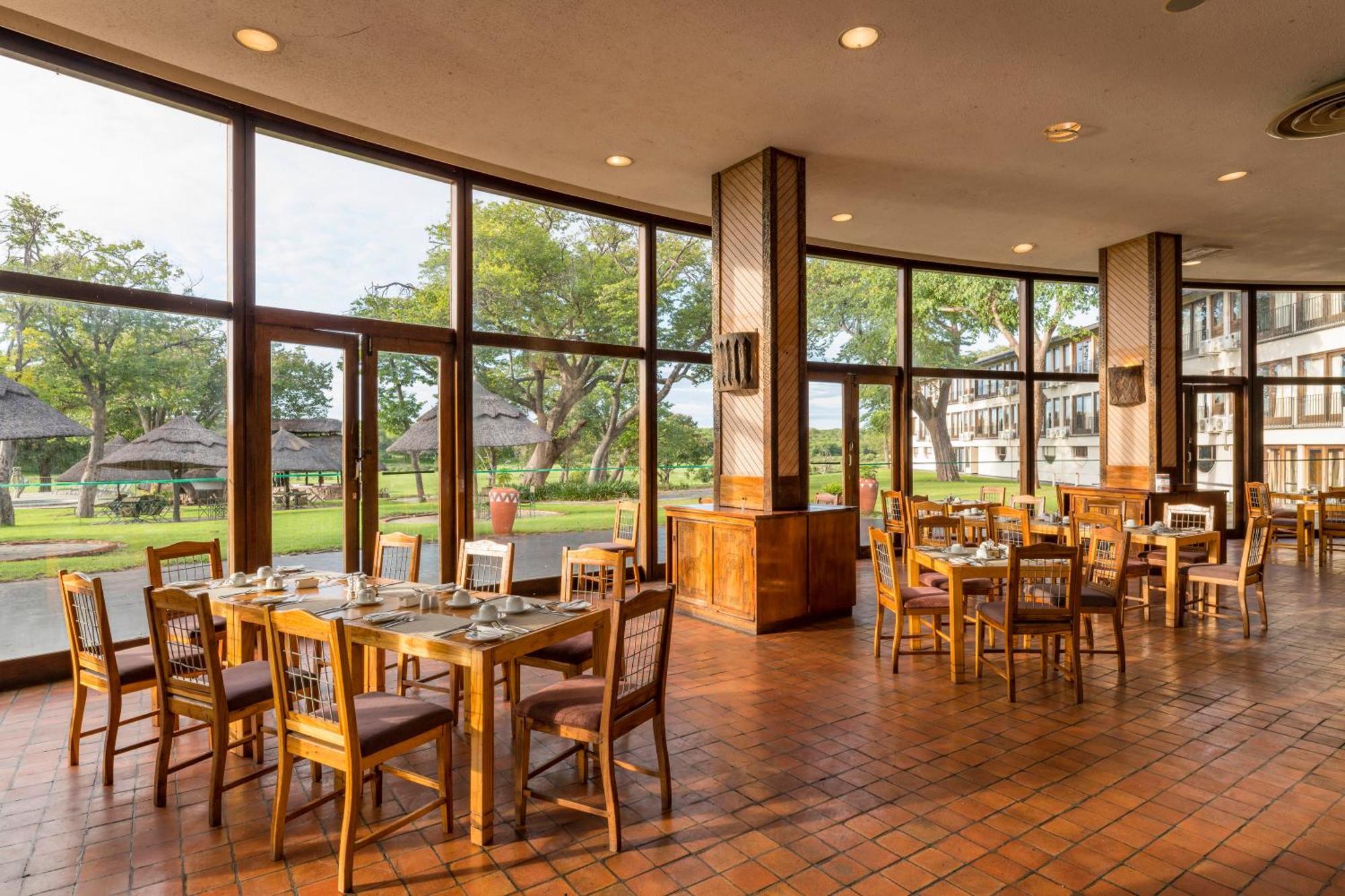 Hwange Safari Lodge Dete Bagian luar foto