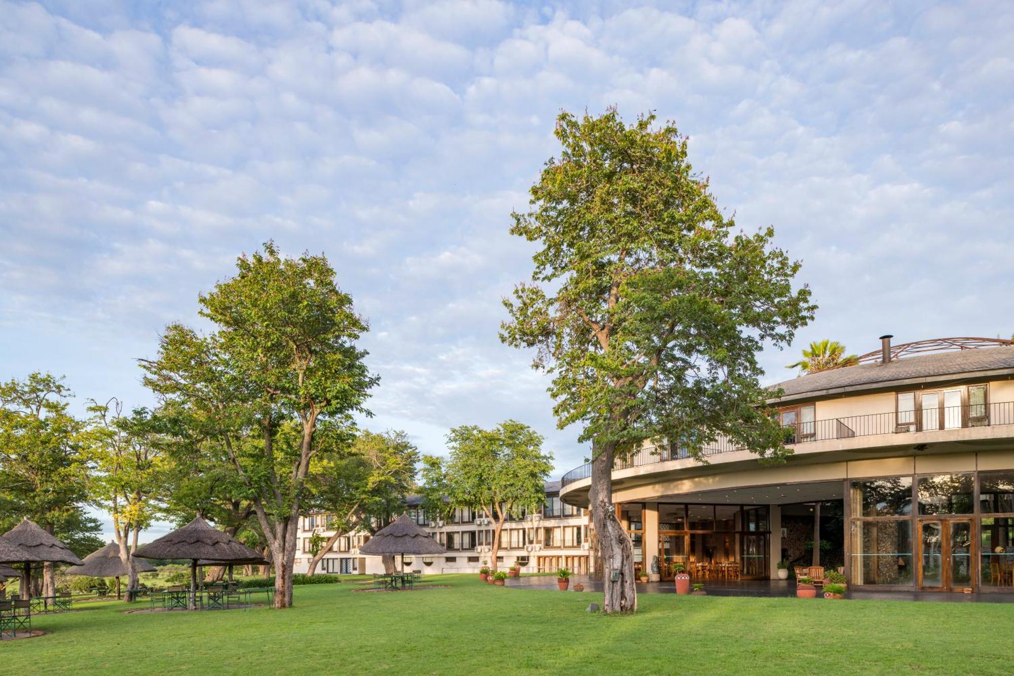 Hwange Safari Lodge Dete Bagian luar foto