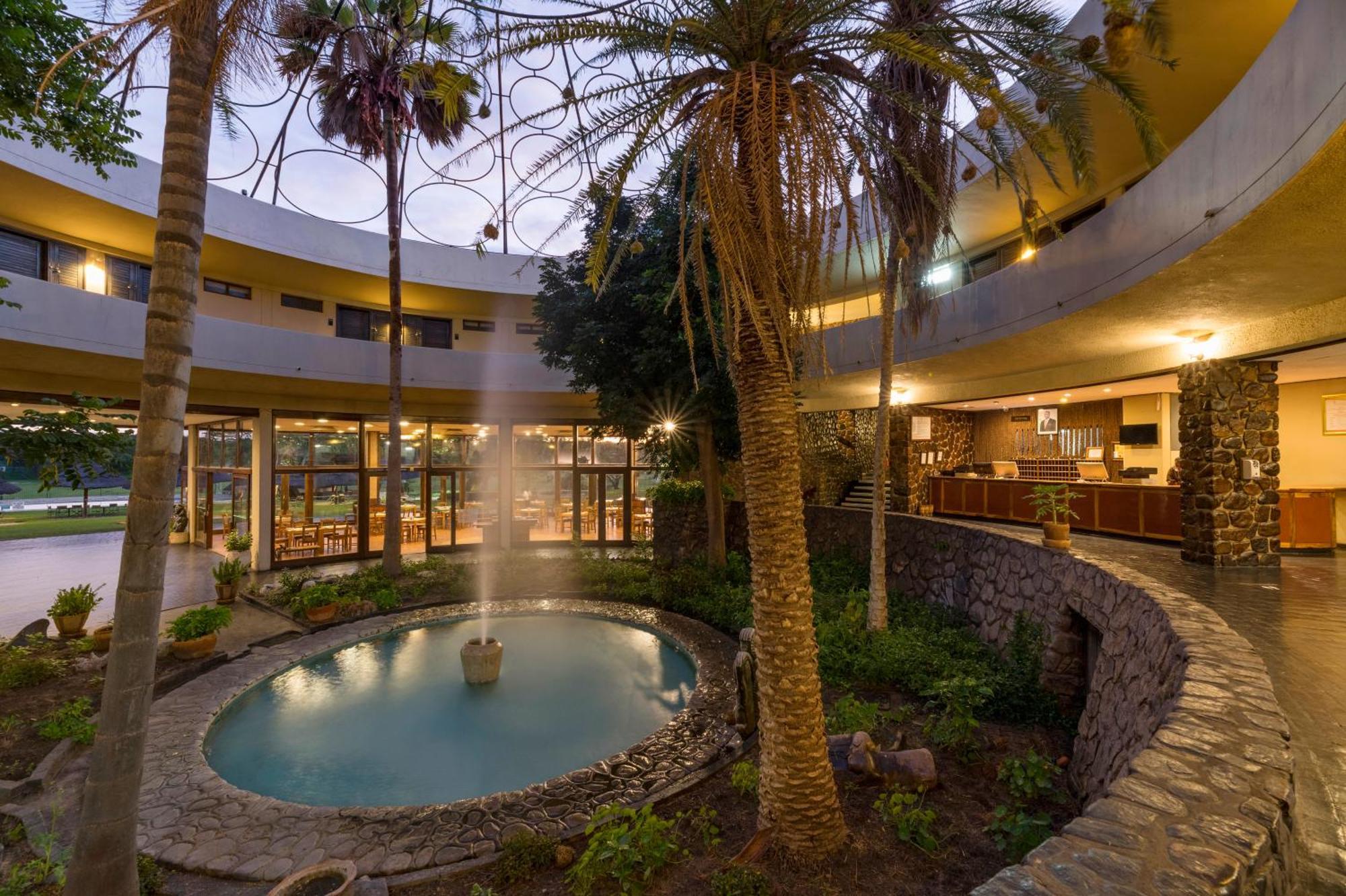 Hwange Safari Lodge Dete Bagian luar foto