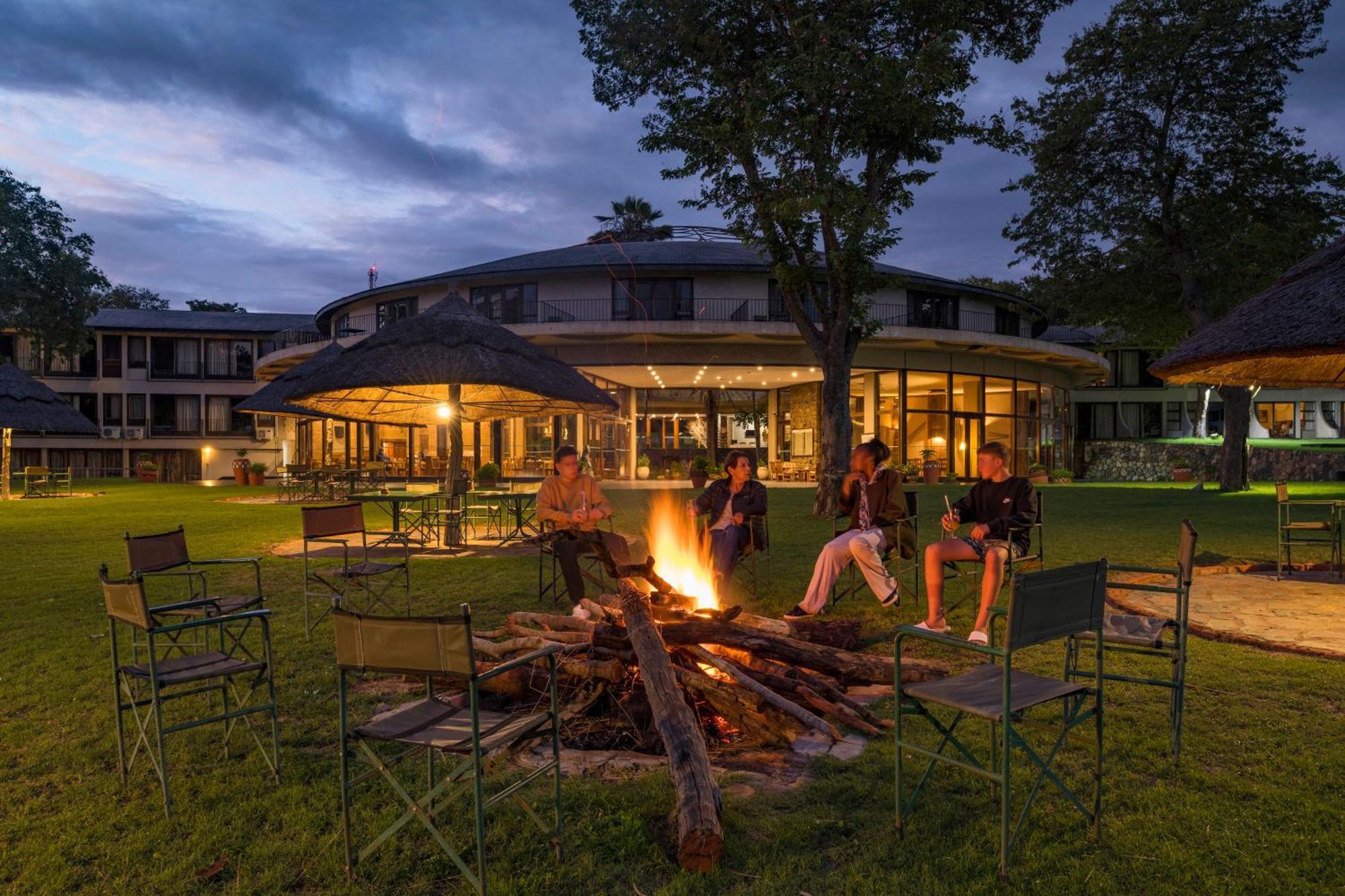 Hwange Safari Lodge Dete Bagian luar foto