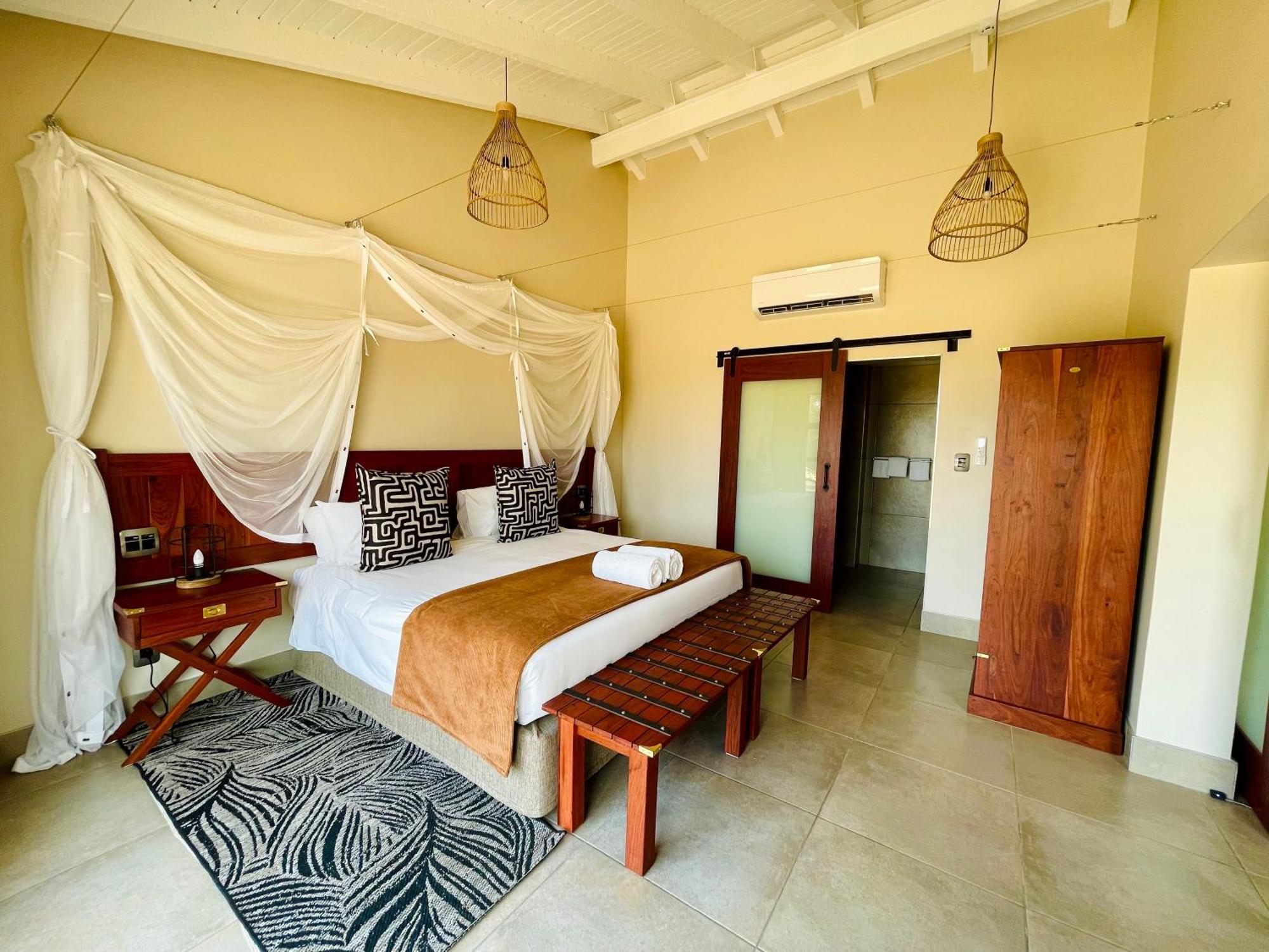 Hwange Safari Lodge Dete Bagian luar foto