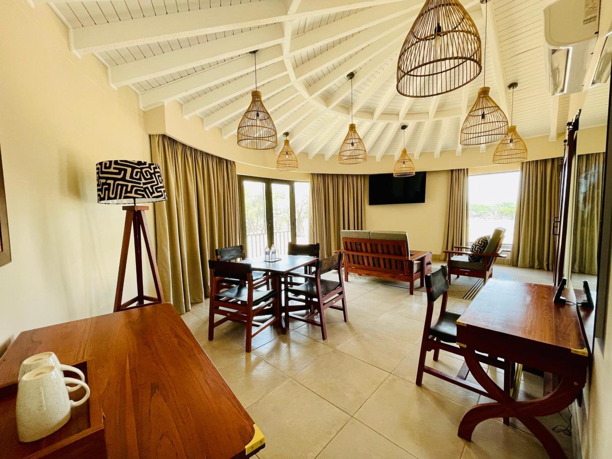 Hwange Safari Lodge Dete Bagian luar foto